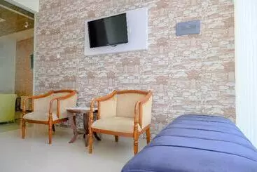 Hotel Aurila Homestay Syariah Mitra Reddoorz