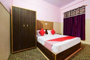 בית מלון כפרי Oyo 62669 Rajkamal Guest House