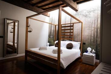 پانسیون Old Town Boutique Rooms