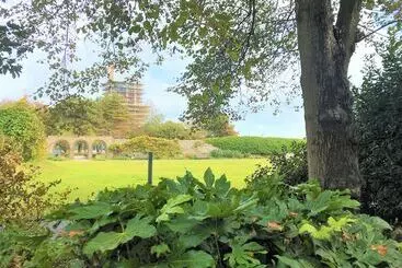 Turistihuoneistot Seaside Cottage With Parking