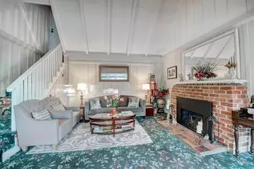 ホテル Carmel Green Lantern Inn