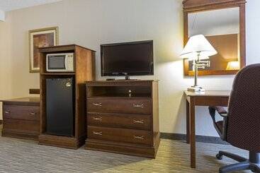 Greenstay Hotel & Suites Central