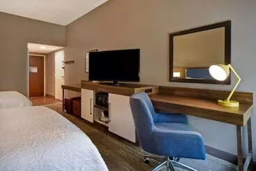 Otel Hampton Inn Birminghamcolonnade 280