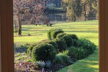 דירות לתיירים Byronsvale Vineyard And Accommodation