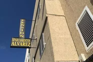 簡易ホテル Pension Alvarez