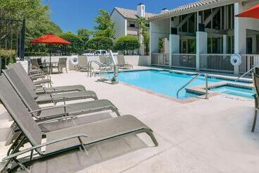 هتل Value Suites Extended Stay Arlington