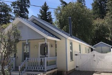 Hostal Lilac Cottage