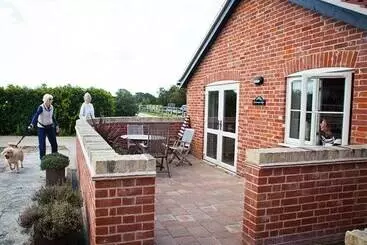 Damerons Farm Cottages
