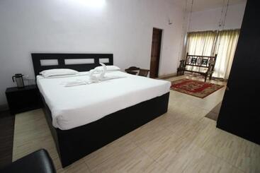 Hotel Mount  N  Mist