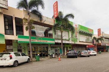 The Green Hotel By Oyo Rooms