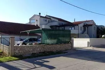 ツーリストアパートメント Apartment Milivoj