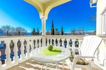 آپارتمان‌های توریست‌ها Villa Chiara