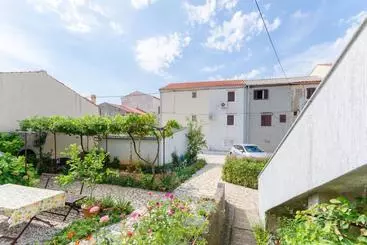 آپارتمان‌های توریست‌ها Apartments Puntica