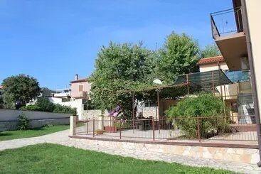 ツーリストアパートメント Villa Nino