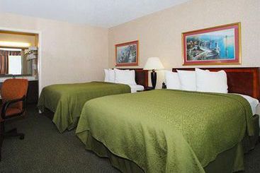 فندق Rodeway Inn Conference Center