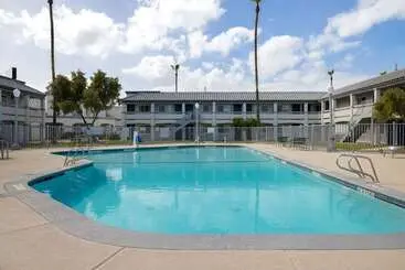 ホテル Spark By Hilton Santa Nella On I 5