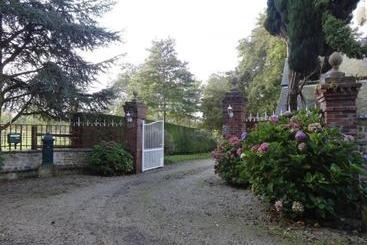 مبيت وإفطار Ferme De Dauval