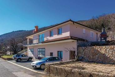 דירות לתיירים Apartment Martina