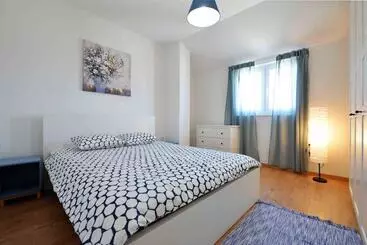 Turistihuoneistot Apartments Enida