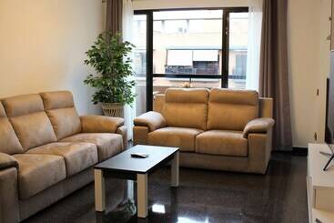 شقق خاصة سياحية Apartamento En El Parque Central. Estación Del Ave