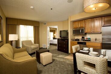 فندق Homewood Suites By Hilton Alexandria / Pentagon South