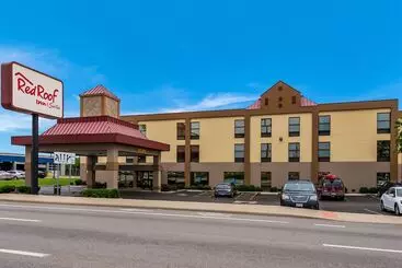 Отель Red Roof Inn & Suites Columbus  West Broad