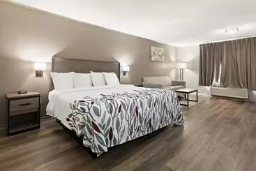 فندق Red Roof Inn & Suites Monroe, Nc