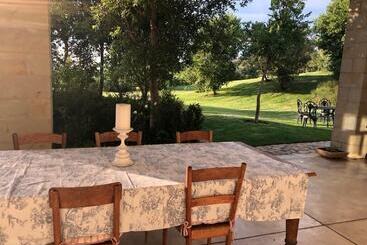 Пансион Creek Lane Guest House