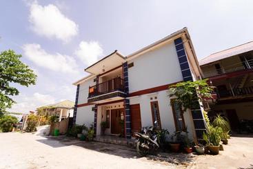 ペンション Koolkost Syariah @ Mt Haryono Street Balikpapan