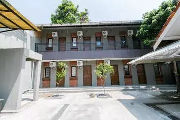 Hotel Capital O 1898 Louise Place