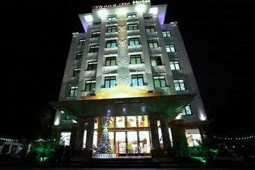 Hotel Thông đỏ