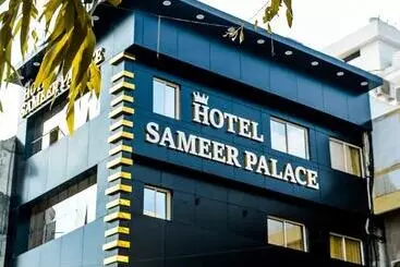 Hotel Sameer Palace