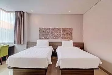 ホテル Townhouse Oak Signature Bali