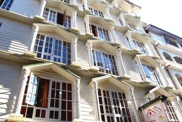 Otel Retreat Alpine Crest