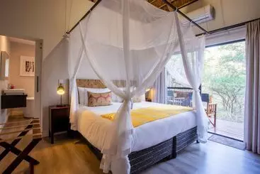 Hôtel Moya Safari Lodge & Villa
