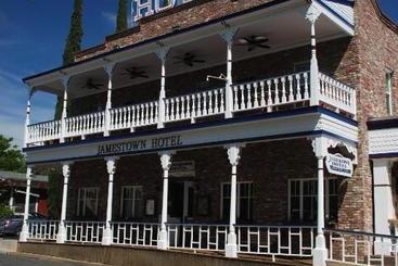 Отель Jamestown