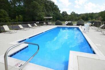 모텔 Holiday Inn Express Hopewell   Fort Lee Area, An Ihg