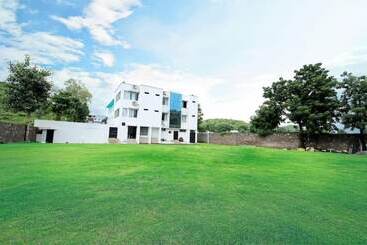 Hotel Dasmaya Resort