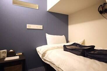 Hotel Cabin Style – Caters To Men