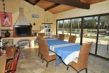 膳宿费 Les Herbens