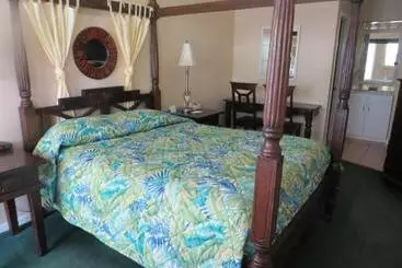 هتل Lemon Tree Inn   Near Tin City