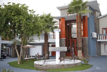 Pensió Travetel Or Tambo Airport