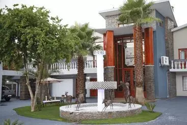 Pension Travetel Or Tambo Airport