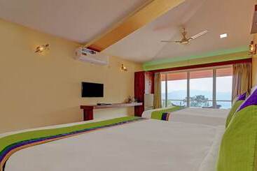 هتل Treebo Trend Nisarga River Camp