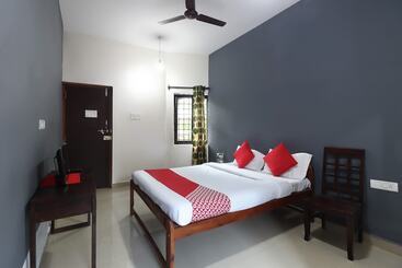 Hotel Oyo 47481 Mantra Guest Line