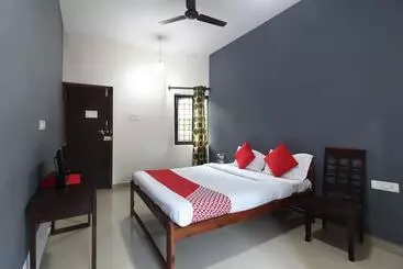 Otel Oyo 47481 Mantra Guest Line