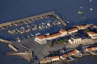 Hotelli Logis Hôtel Le Terminus