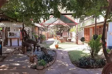 Majatalo Herberg Guest House & Coffee Shop