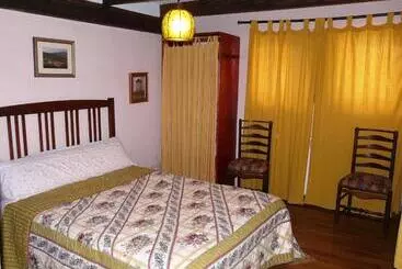 ツーリストアパートメント La Colmenita