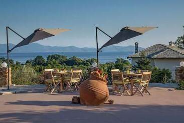 מלון דירות Iakovakis Suites & Spa